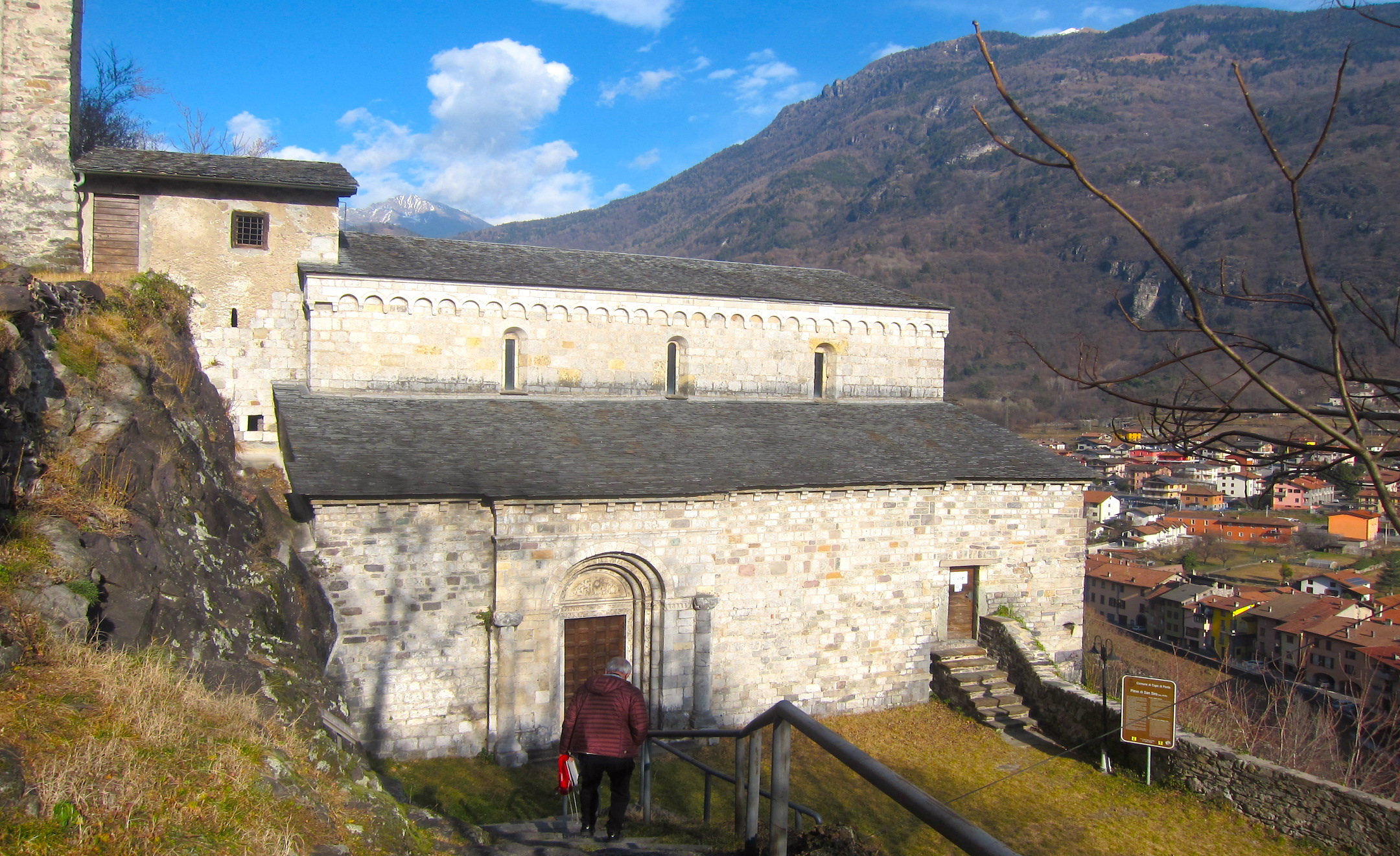 San Siro: la chiesa aggrappata alla roccia